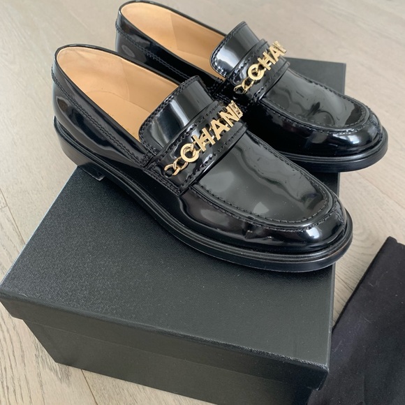 Chanel Chain Patent Leather Loafers - Picture 2 of 6
